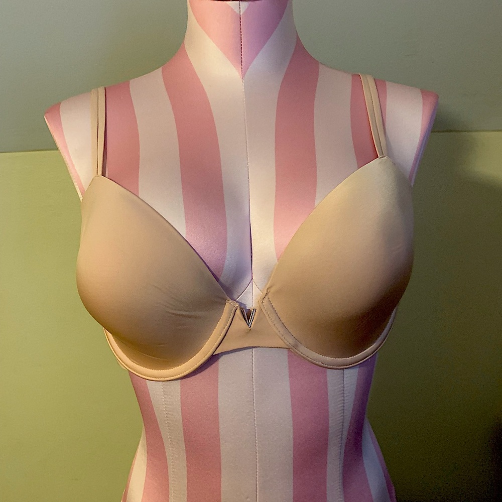 Victoria secret sexy illusion Demi 36D sold